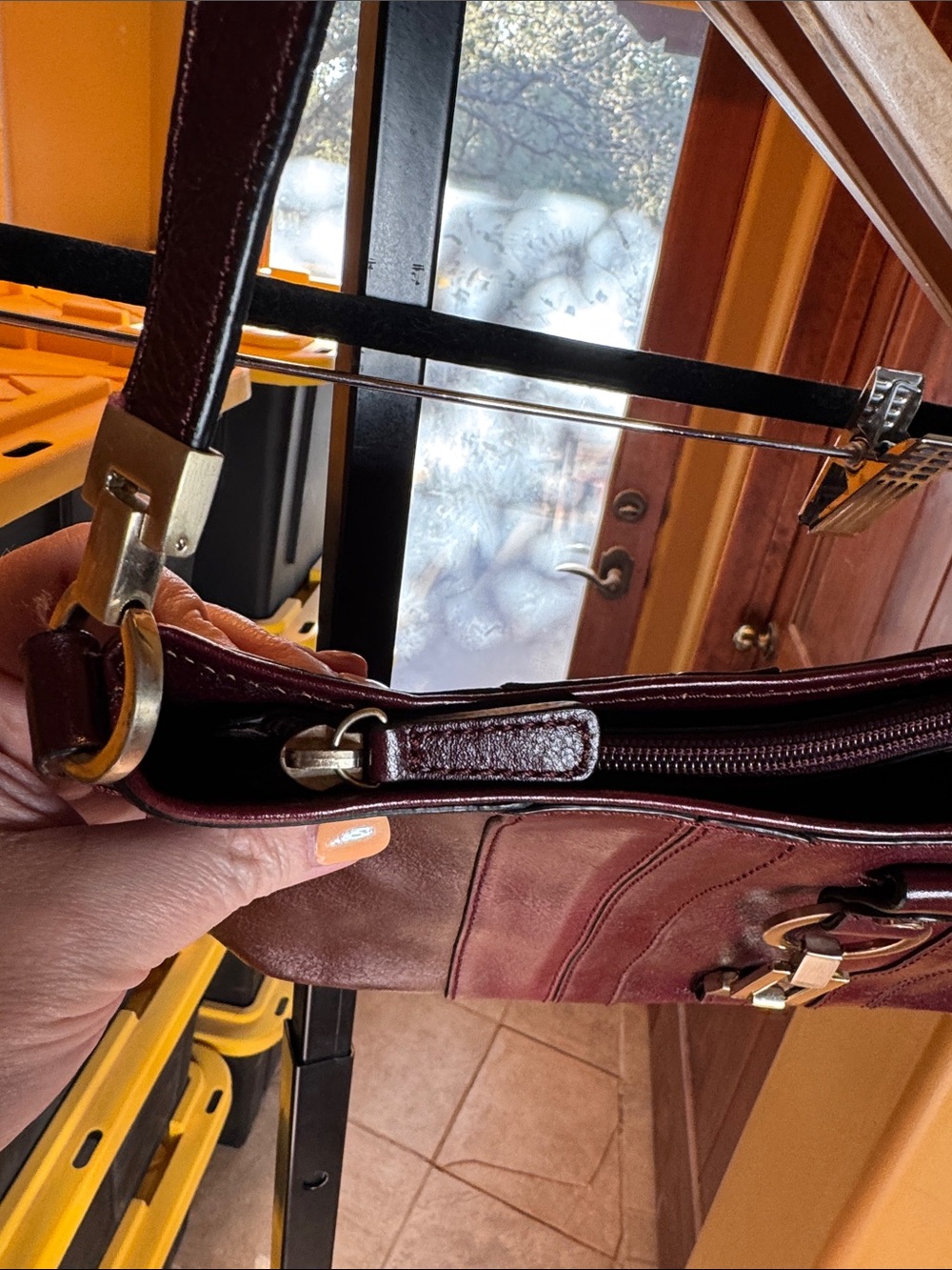 Etienne Aigner Vienna Oxblood Leather Shoulder Bag Vintage Gold Hardware - Picture 8 of 16